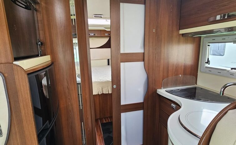MC LOUIS NEVIS 876G completo