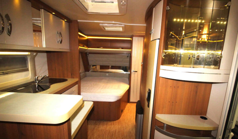 HOBBY PREMIUM 560 CFE completo