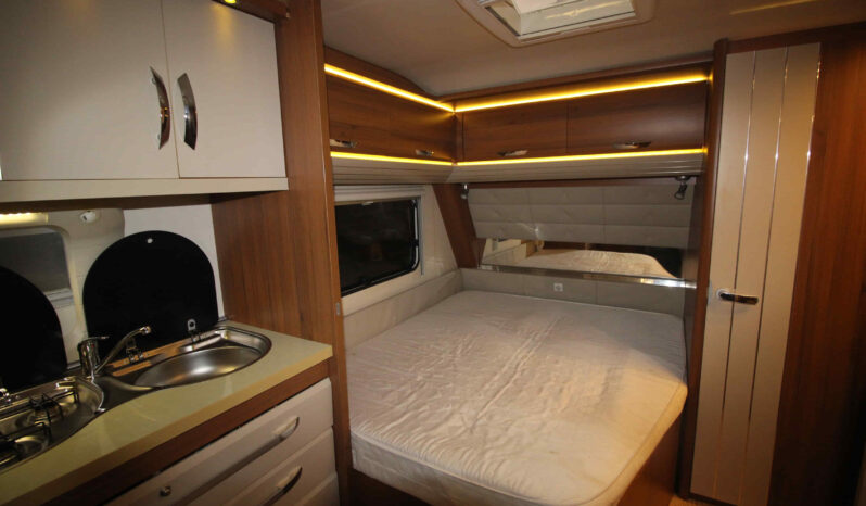 HOBBY PREMIUM 560 CFE completo