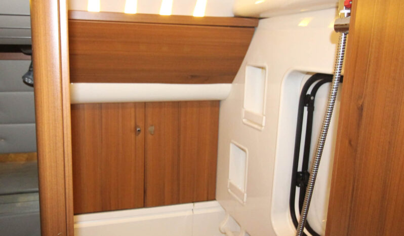 HOBBY PREMIUM 560 CFE completo